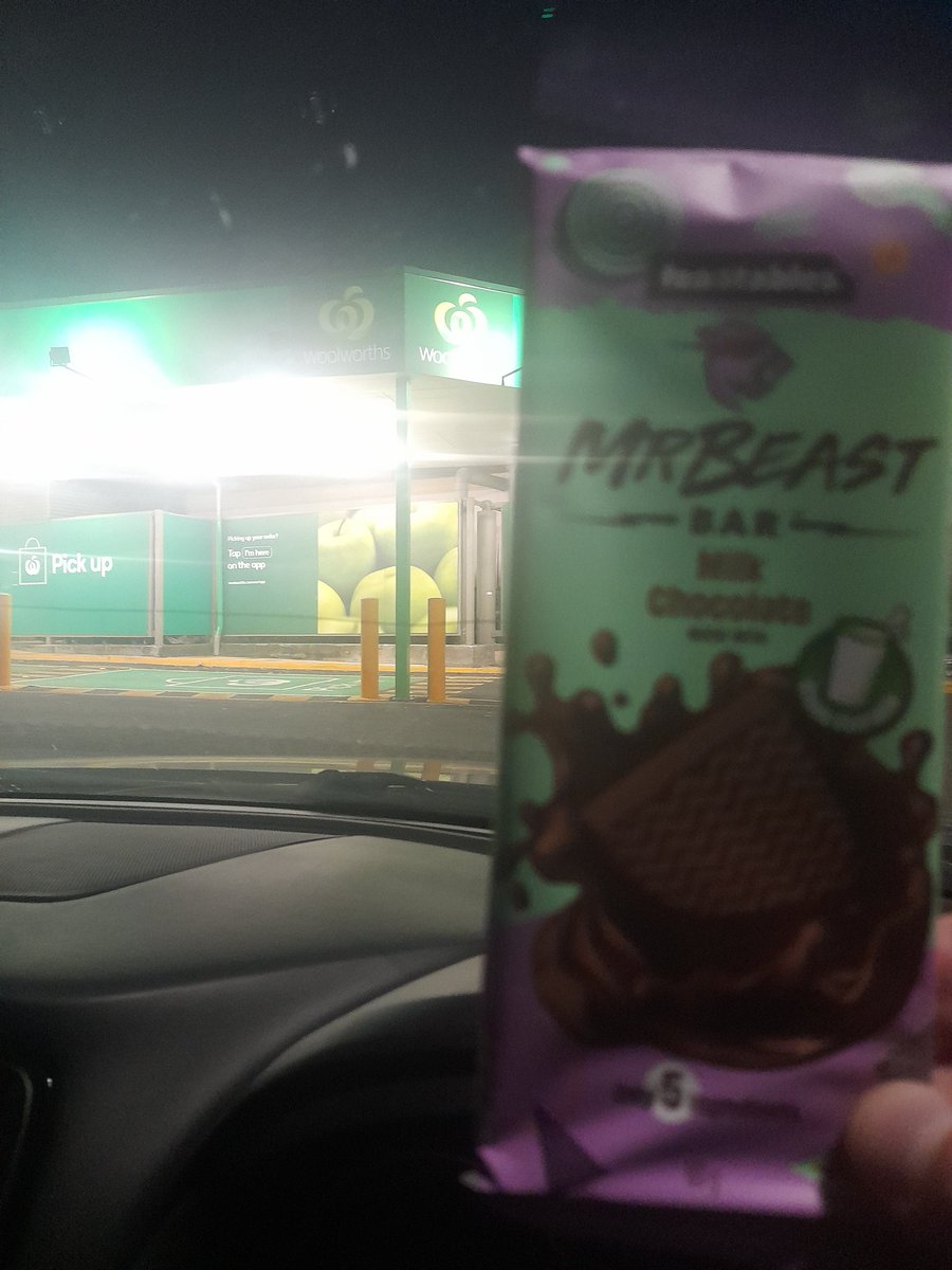 ED0ggY's tweet photo. @MrBeast finally get to sink my teeth into this glory. Welcome to Australia. #feastables #woolworths https://t.co/9Eu4yzE9Vv