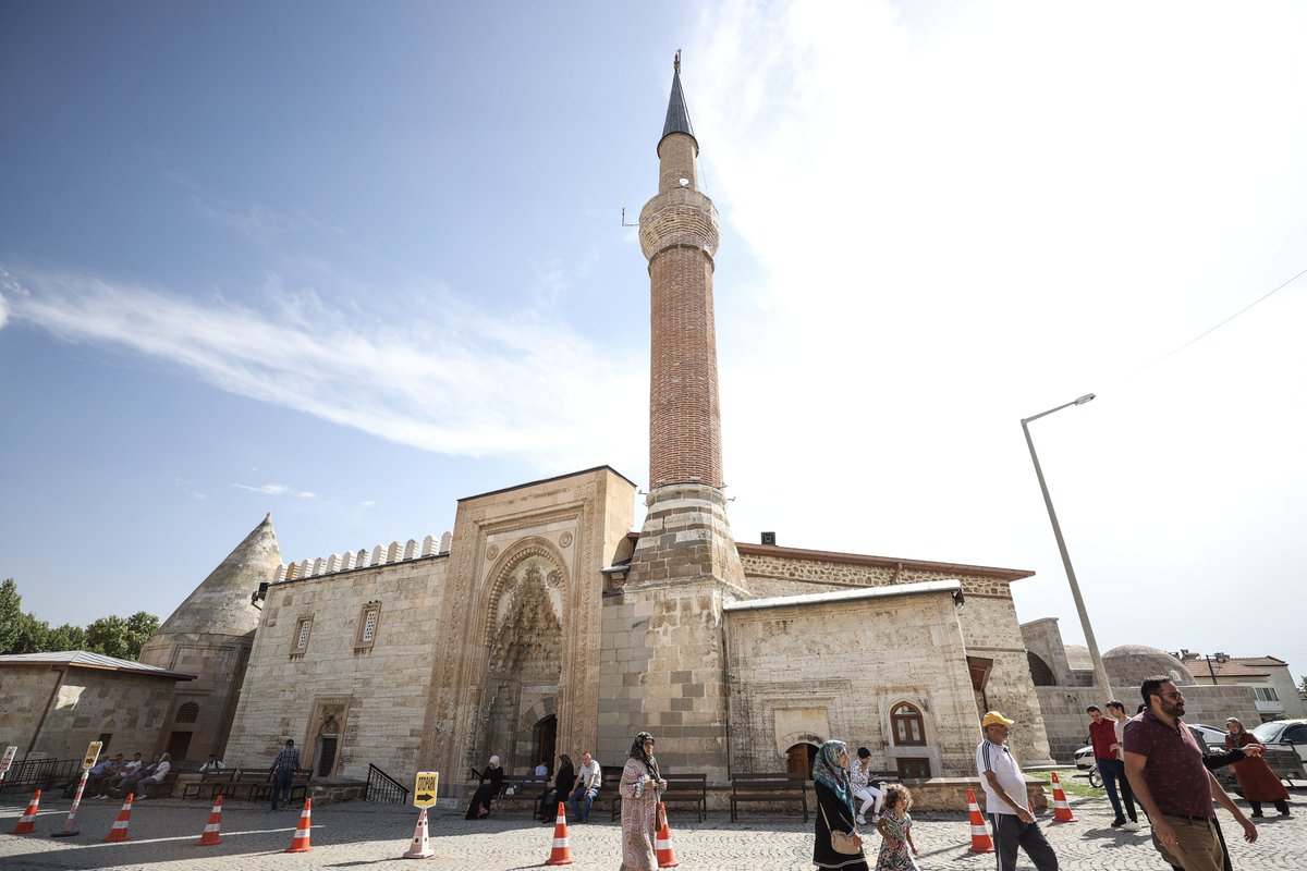 pusholder's tweet photo. Konya'nın Beyşehir ilçesinde, 1299'da Anadolu Selçukluları döneminde yapılan Beyşehir Eşrefoğlu Camii, UNESCO Dünya Mirası Listesi'ne girdi. https://t.co/UZmFcpjZXH