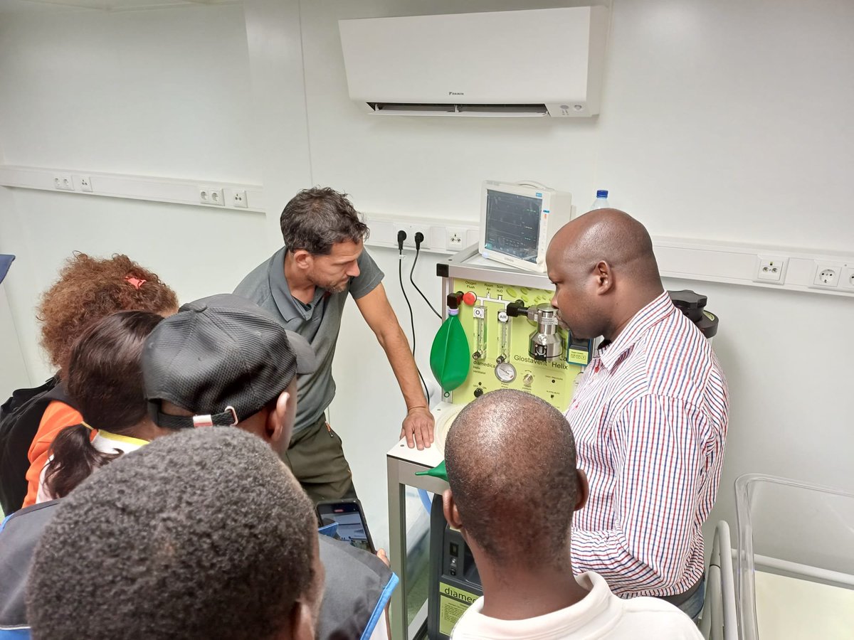 UNFPAMocambique's tweet image. The operating theater installations in #Dondo, 🇲🇿 have been completed ‼️

Funded by #KOICA, the theater's obstetric surgical capacity will significantly increase access to Sexual &amp;amp; #ReproductiveHealth Services in the area👩🏿‍🍼

Training for local surgeons is underway 👏🏿