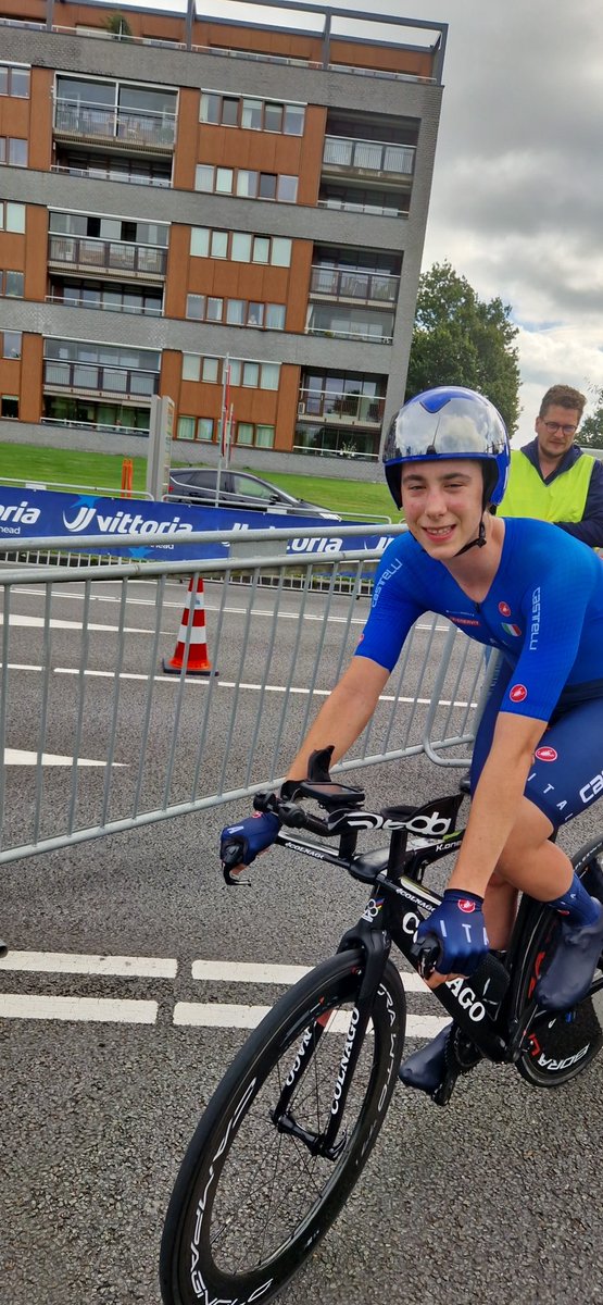 Federica Venturelli regala subito il primo titolo europeo di ciclismo, nella crono di apertura sbaraglia la concorrenza e veste la maglia dell'Unione #EuroRoad23 #Drenthe23