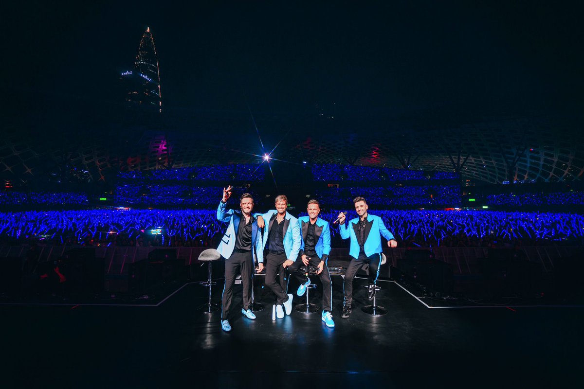 westlifemusic's tweet photo. GUANGZHOU + SHENZHEN!! We have no words - you were epic!! 🇨🇳❤️

📸 @nikkiiiz https://t.co/ble8fd9zGJ