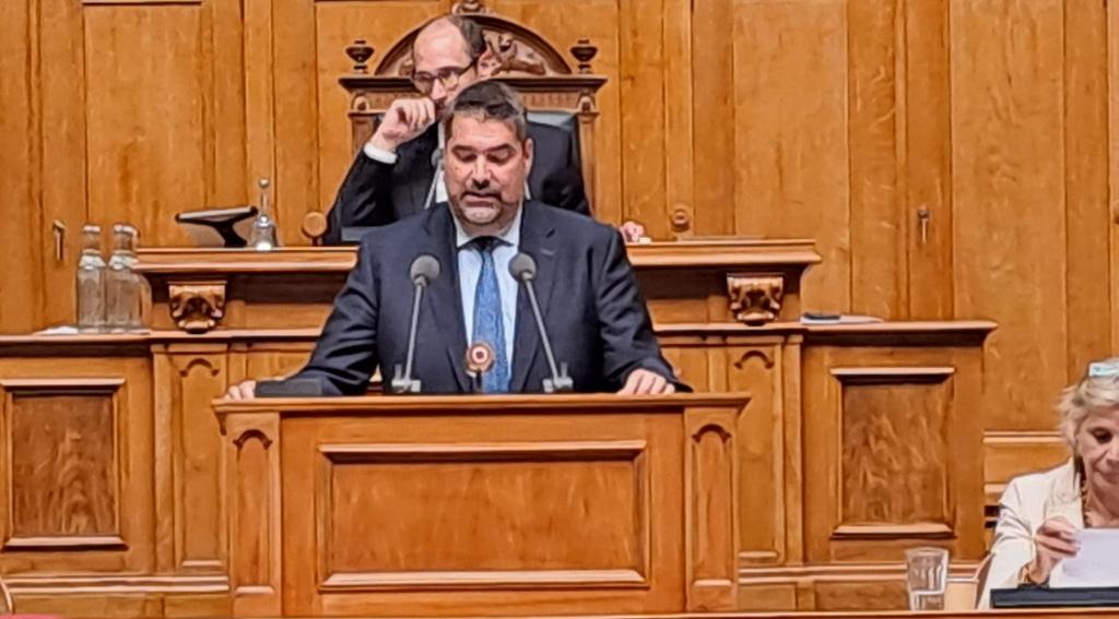 Pour celles et ceux qui ont peur que je batoille pas assez au Parlament. Soyez rassurés 😉
Je suis intervenu ce matin pour défendre l'avis de la minorité dans le cadre de la révision du Code civil. <a href="/24heuresch/">24 heures</a> #EF23 #VD23