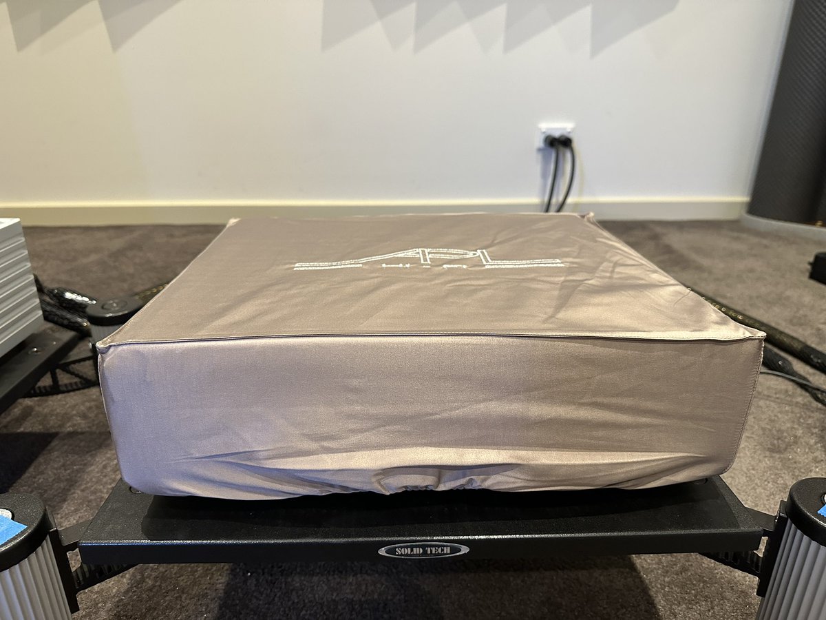 Absolute_Hi_End's tweet photo. APL Hi-Fi new Ultimate Hybrid DAC - DSD-GR landed in Australia.

 #aplhifi #apldac #aplhifiaustralia #dsddac #aplhifidac #aplhifidsdgr #highendaudio #highenddac https://t.co/SCLfQaBnJb