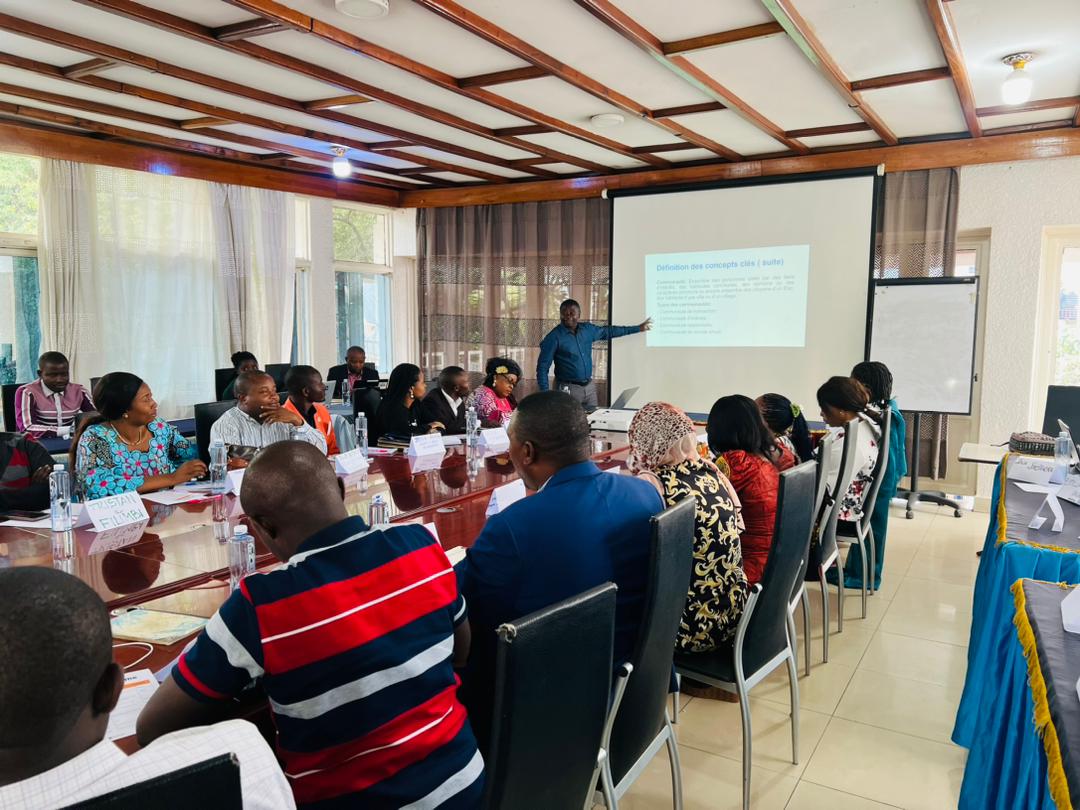 parfaitmuhani's tweet photo. #GOMA : Nous avons pris part au Café Citoyen organisé par @ProtectionInt qui a abouti à la signature d'un CONTRAT SOCIAL avec certains candidats du Nord-Kivu aux élections 2023.
La @cenirdc doit garantir des élections apaisées, crédibles & la #SoCiv jouer son rôle de Sentinelle. https://t.co/MOwqtbJCh0