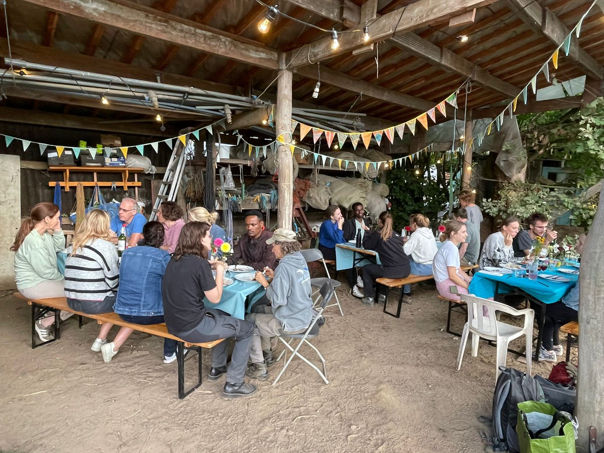 bioeconKUL's tweet photo. This week, our division had a fantastic teambuilding activity at CSA De Witte Beek! We enjoyed a field tour, and even got our hands dirty 👨‍🌾🌱Afterwards, we had a delicious dinner in the barn. https://t.co/OAg3jnH5CU