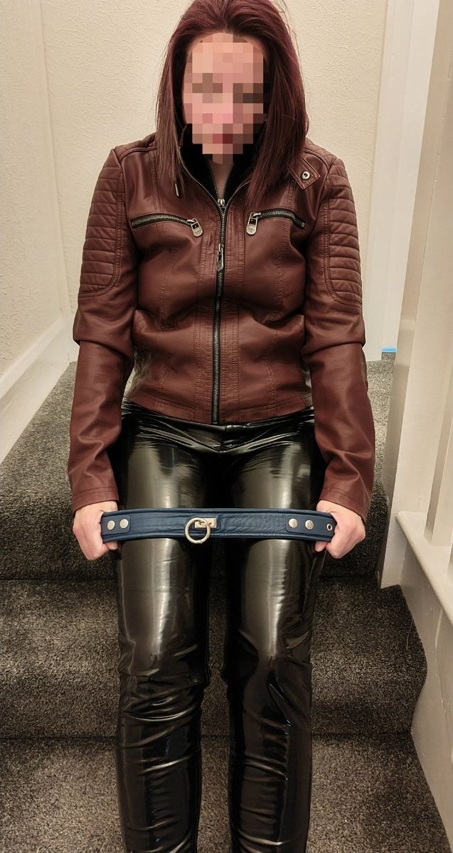 goddessrose84's tweet photo. Would you submit to me by wearing this collar then you know what to do. #leatherlife #leatherwoman #mistress #goddess #pvc #pvcclothes #femdom https://t.co/ZfkF5Rj7r6