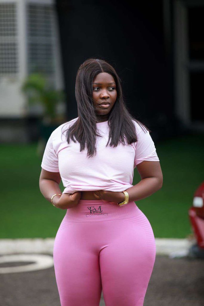 Osei_Feliciaa's tweet image. If United win against Bayern,I ll pull off my top and post it☹️