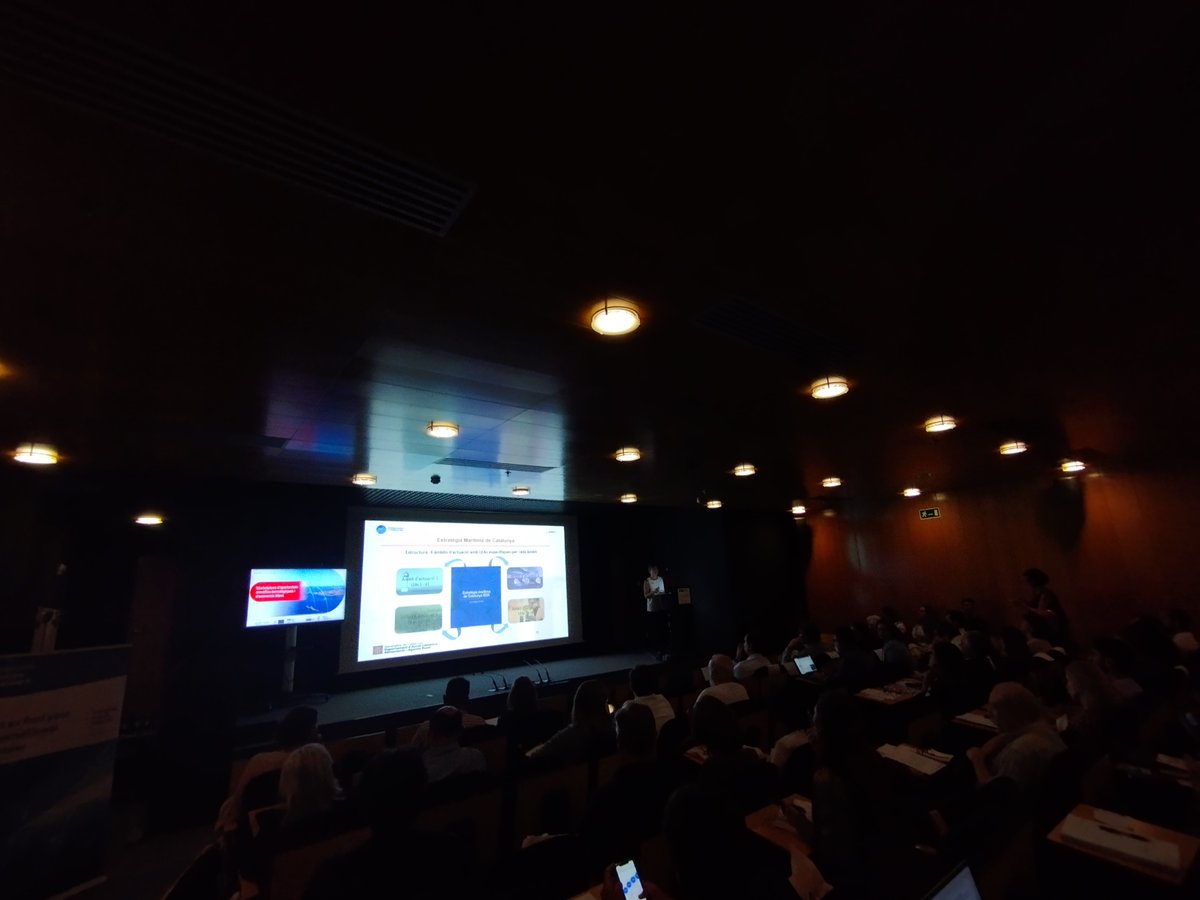 bluenetcat's tweet photo. "Som un país marítim" 🌊⚓

Parlem de l'estratègia i tecnologies de l'economia blava a #Catalunya amb la Sra. Rosario Allué, subdirectora general de Política Marítima, Control i Formació del departament @accioclimatica @soac59 🌍#BlueEconomy #EstratègiaMarítimadeCatalunya https://t.co/plixRTEUIv