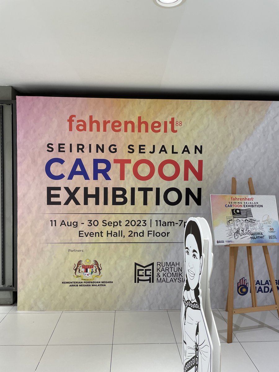 xhaiex's tweet photo. Sunyi je Cartoon Exhibition ni….
Semua kartun2 masa aku kecik😂.
Ada Keluang Man, Usop Sontorian, Anak2 Sidek many more. https://t.co/US9r2gFxyB