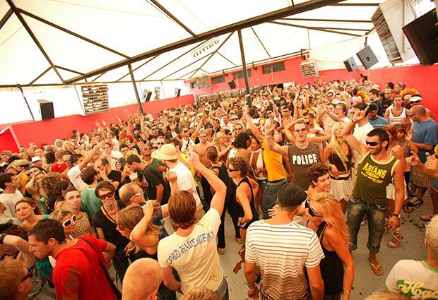 Rave Footage tweet media