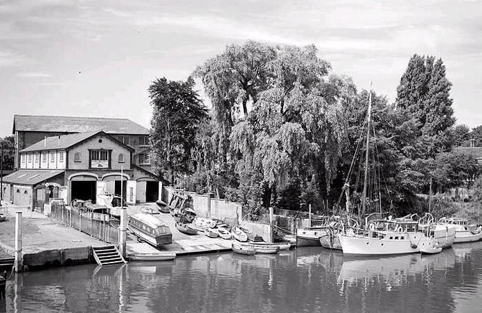 Last chance to join us tonight for our second #TotallyThames screening – this time, it's about the history of the #Twickenham boatyards! Come and hear all about #Toughs and its part in Dunkirk, Eel Pie Island Slipways, and of course, our home at Newmans
jawbonebrewing.com/shop/p/screeni…