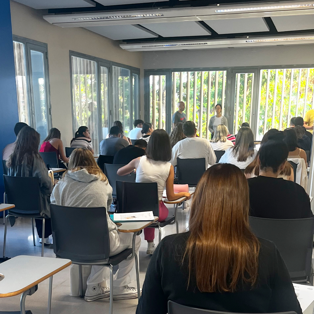 centreidiomes's tweet photo. โญ๏ธArranca la 1 jornada de la convocatรฒria de setembre de les #PACLE amb normalitat, al @centreidiomes
โก Al voltant de 80 aspirants sโenfronten hui a estes proves per tal dโaconseguir la seua ๐๐๐ซ๐ญ๐ข๐๐ข๐๐๐๐ข๐จฬ ๐จ๐๐ข๐๐ข๐๐ฅ B1 dโanglรฉs๐ฌ๐ง
Molta sort a totes i a tots!๐ https://t.co/w3dERIQFpJ