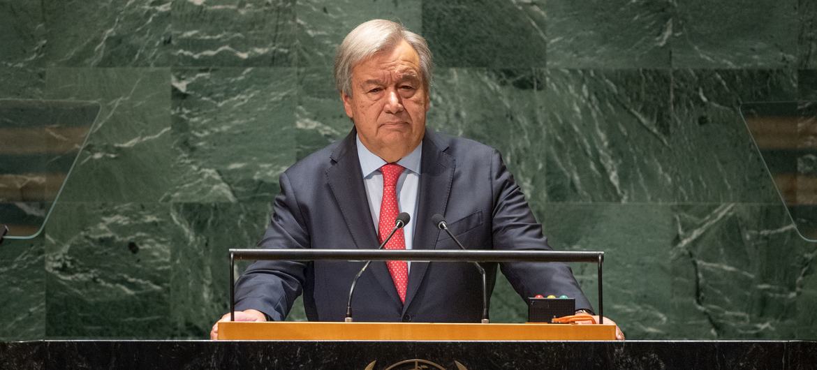 ONU_ESPANA's tweet photo. Solo unidos y colaborando podremos hacer frente a las amenazas existenciales de un mundo que se está desquiciando por momentos, declaró António Guterres a los líderes mundiales durante su discurso de apertura del #DebateGeneral de la ONU.  ➡️  https://t.co/WMADouhrm7

#UNGA78 https://t.co/BvpZ6mF2Rm