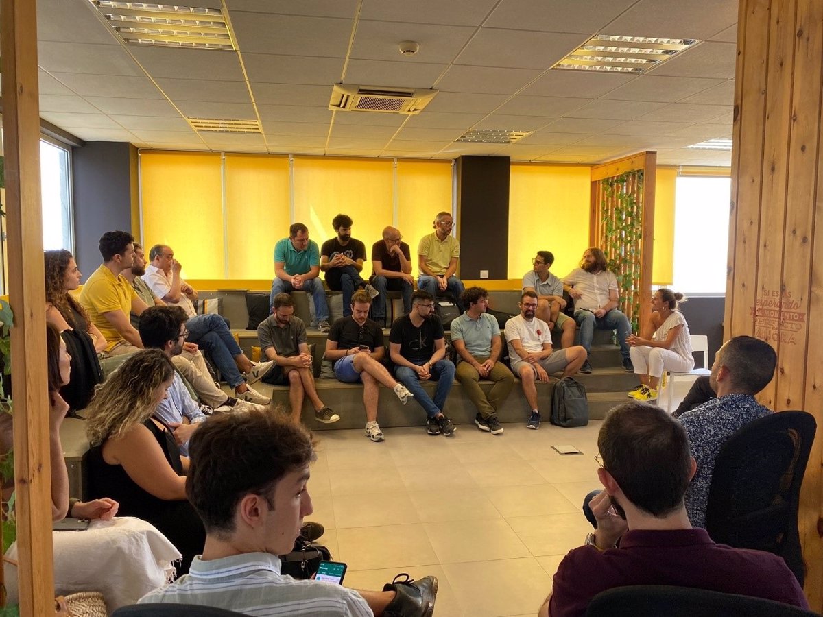 Universidad de Málaga (@infouma) on Twitter photo Los proyectos ganadores del concurso Spin-Off de este año ya han comenzado su periodo de incubación en nuestro <a href="/linkbyuma/">LINK by UMA-ATech</a>.
Además, obtendrán dotaciones en metálico, de entre 3.000 y 6.000 euros. +info: u.uma.es/d7B/
#Emprendimiento Los proyectos ganadores del concurso Spin-Off de este año ya han comenzado su periodo de incubación en nuestro <a href="/linkbyuma/">LINK by UMA-ATech</a>.
Además, obtendrán dotaciones en metálico, de entre 3.000 y 6.000 euros. +info: u.uma.es/d7B/
#Emprendimiento