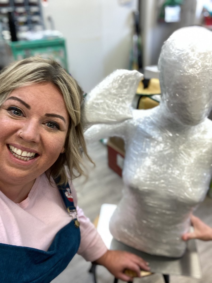 sarah_in_colour's tweet photo. Yesterday’s spooky makings at @KibbleCharity ahead of @paisleyis @WhatsOnRen @cirquebijou #paisleyhalloweenfestival with S1’s with Tim! Lots of laughs and sticky tape!! 
#halloween #paisley #edscot https://t.co/36FoAGFOZN
