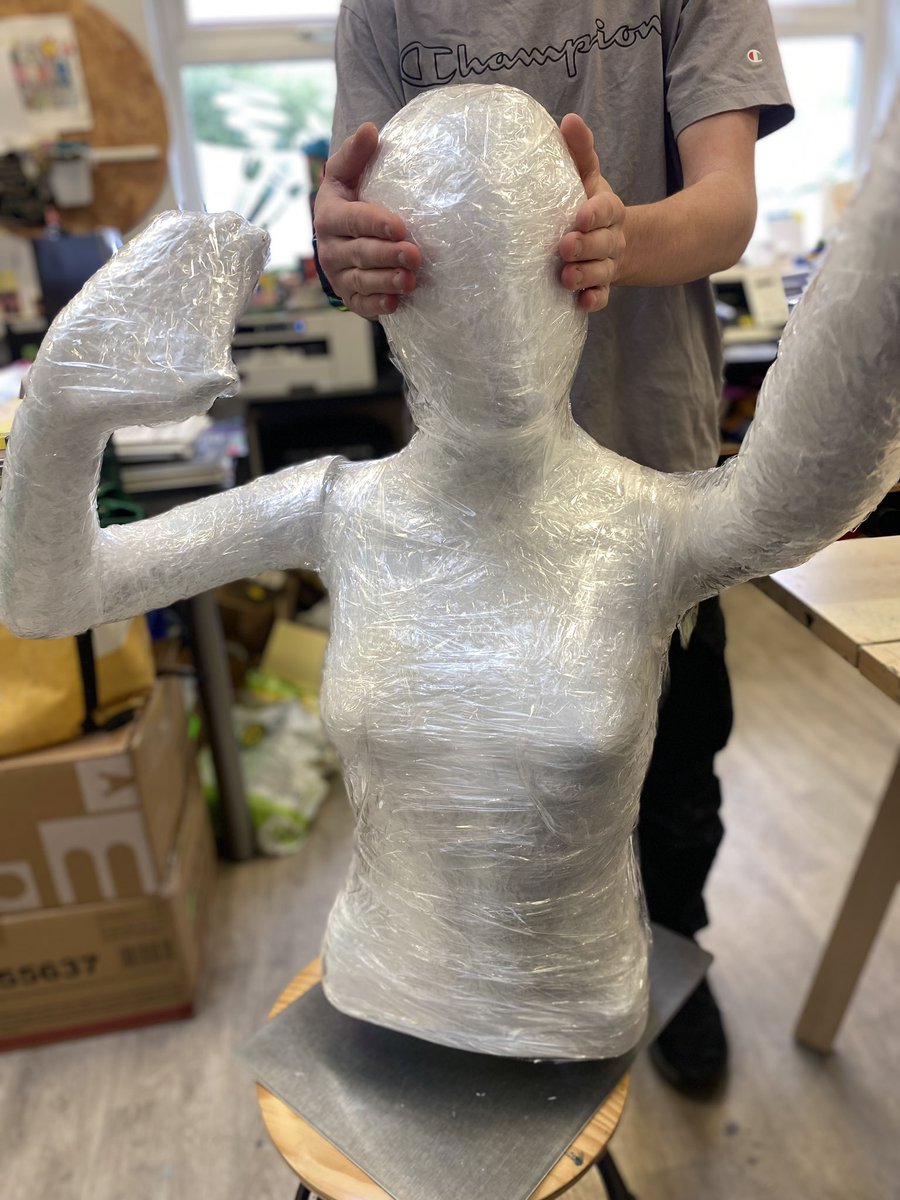 sarah_in_colour's tweet photo. Yesterday’s spooky makings at @KibbleCharity ahead of @paisleyis @WhatsOnRen @cirquebijou #paisleyhalloweenfestival with S1’s with Tim! Lots of laughs and sticky tape!! 
#halloween #paisley #edscot https://t.co/36FoAGFOZN
