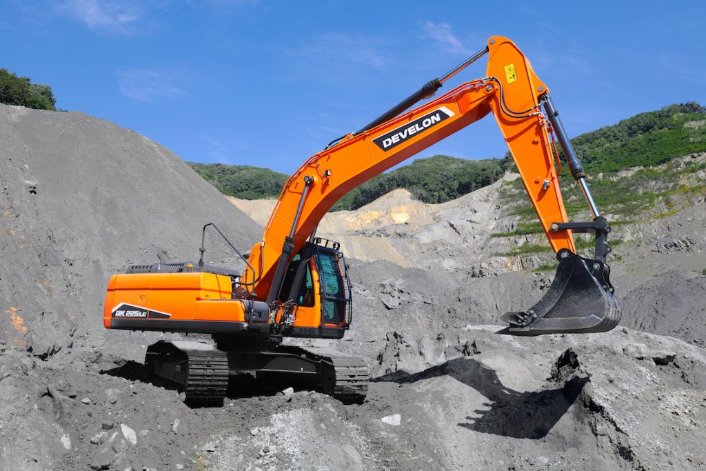 PMV_ME's tweet image. Develon introduces new ‘DX-7M’ tracked excavator range - 19 new models with enhanced features for more productivity and fuel savings aimed at Tier 2 and 3 markets 

Read the story here: zurl.co/fNZE

@DEVELON_Europe #develon #doosan #excavators #newlaunch #earthmoving