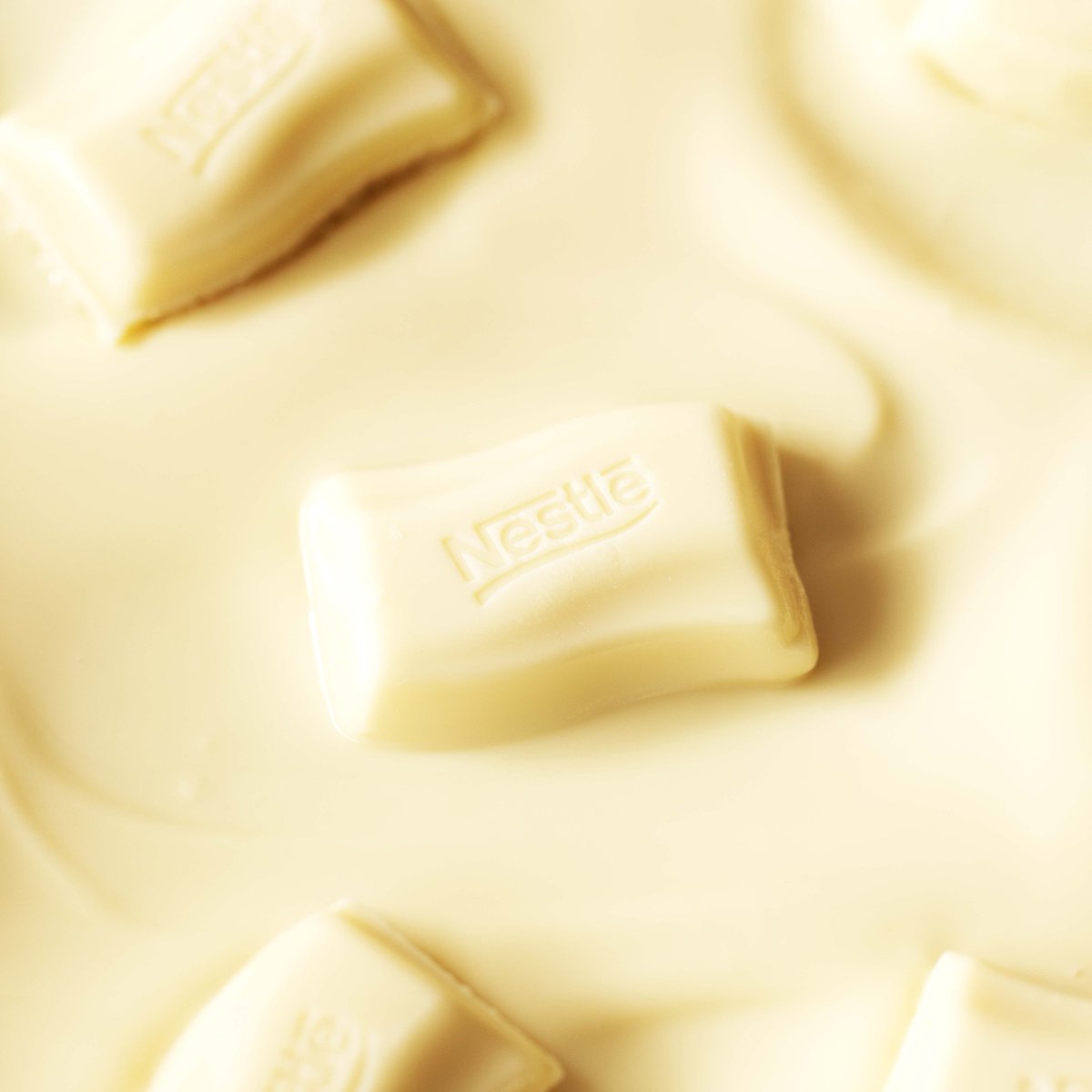 The only thing better than deliciously creamy MILKYBAR is slightly melted MILKYBAR. Do you agree? 💙