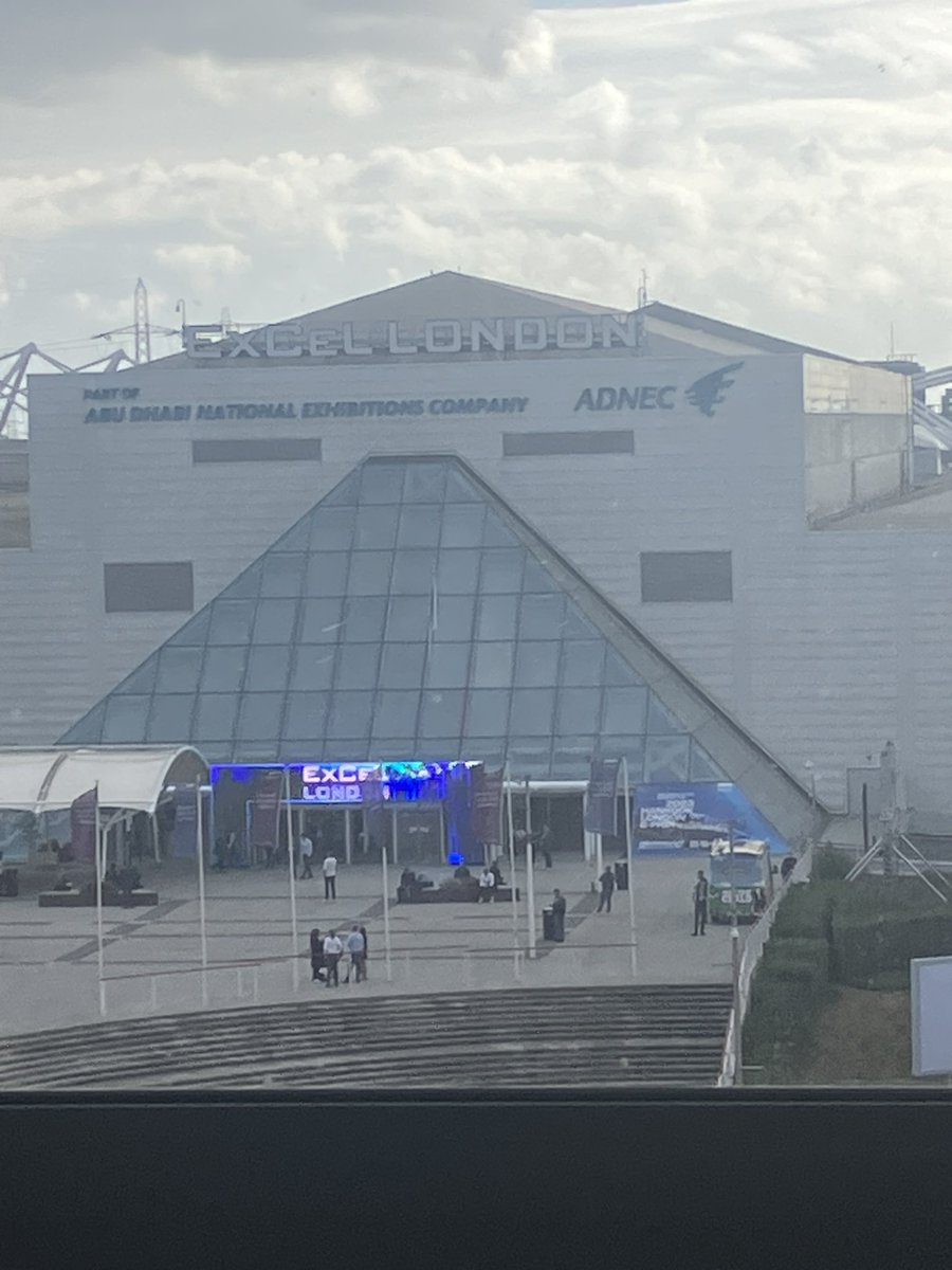 Talking #socialmedia today at <a href="/jewelleryshowuk/">Jewellery Show</a> - let’s hope those clouds don’t get darker! ☔️