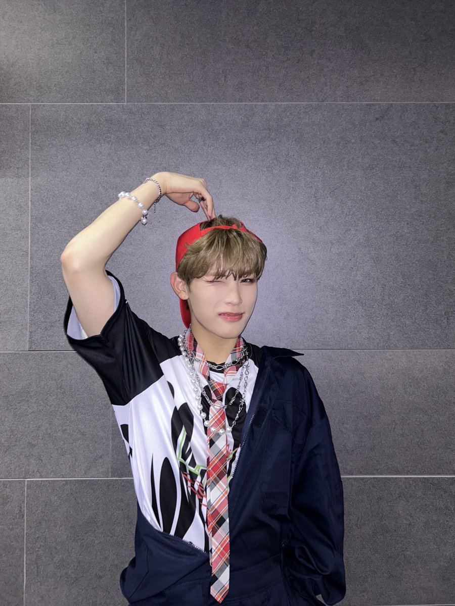 XODIAC_MEMBERS's tweet photo. [#규민🐶] 

쏘블리🩵 비 조심행☔️

#XODIAC #소디엑 #GYUMIN #규민 
#똑똑똑_귬이등장 https://t.co/GfxVpImlxx