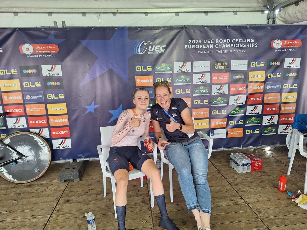 Vandaag haalde Zoë van Velzen een zevende plek op EK TT. Supertrots op deze pannekoek :) 

#cyclingdonedifferently