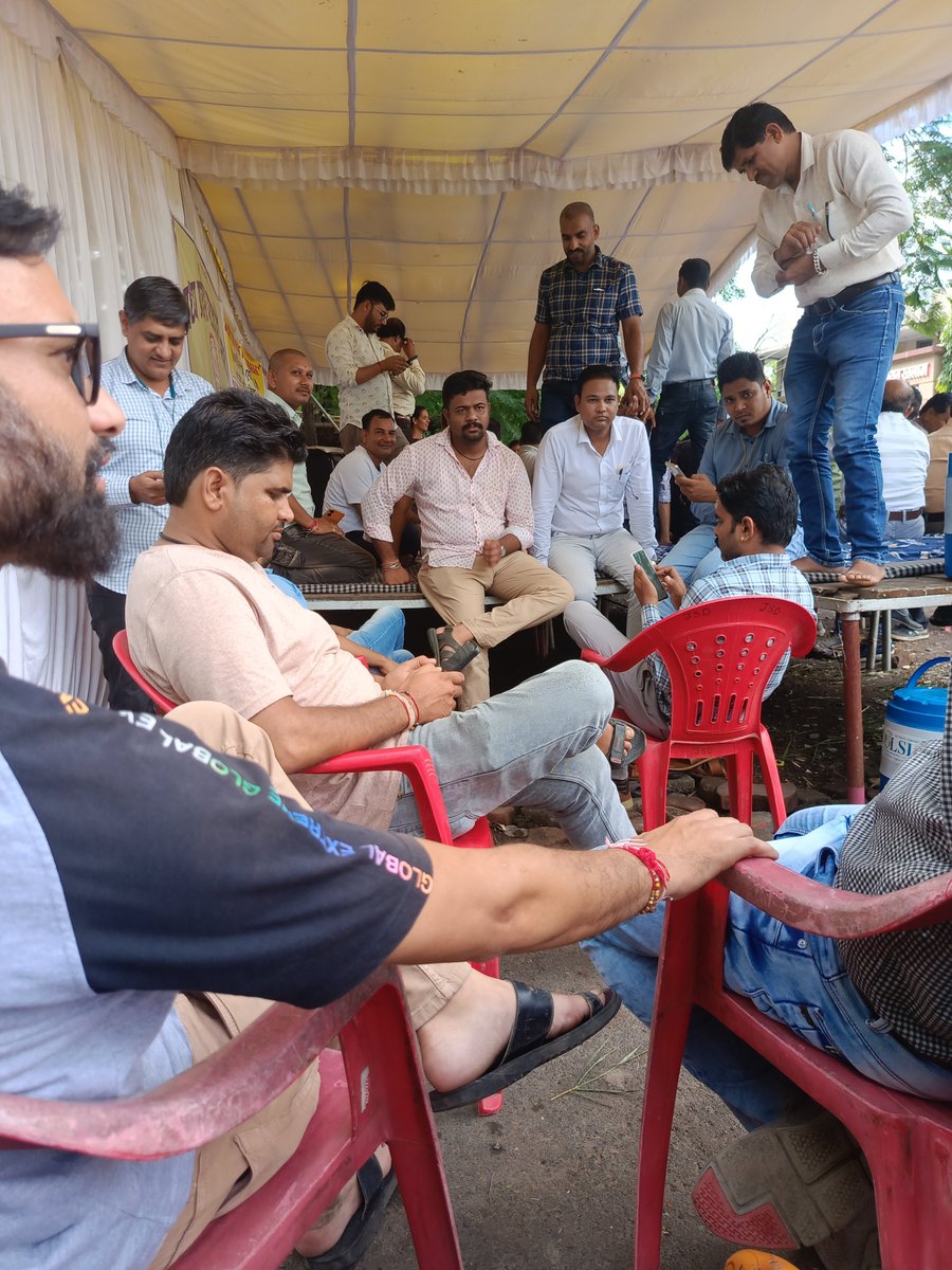 23 दिन से लगातार हड़ताल जारी 
#mppatwariStrikefor2800
#GaneshChaturthi 
#WomenReservationBill 
<a href="/PMOIndia/">PMO India</a> <a href="/AmitShah/">Amit Shah</a> <a href="/BBCWorld/">BBC News (World)</a> <a href="/BBCHindi/">BBC News Hindi</a> <a href="/CMMadhyaPradesh/">Chief Minister, MP</a> 
<a href="/ravishndtv/">ravish kumar</a> <a href="/OfficeOfKNath/">Kamal Nath</a> <a href="/INCMP/">MP Congress</a> <a href="/BJP4MP/">BJP Madhya Pradesh</a> <a href="/narendramodi/">Narendra Modi</a>
