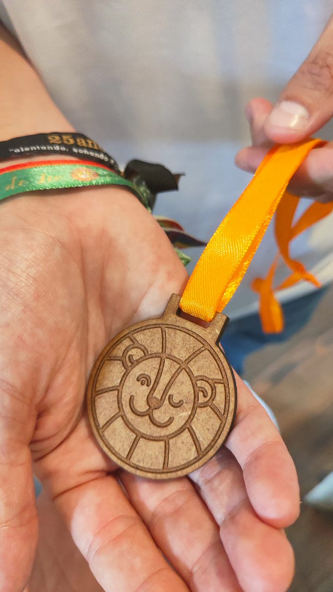 depo_es's tweet image. O deputado provincial, Marcos Guisasola, participou onte en #Meis na presentación das camisetas conmemorativas da I Carreira Solidaria de Leo

Esta iniciativa da Asociación A Baralla celebrarase o 1 de outubro no Mosteiro para recadar fondos para nenos con enfermidades raras