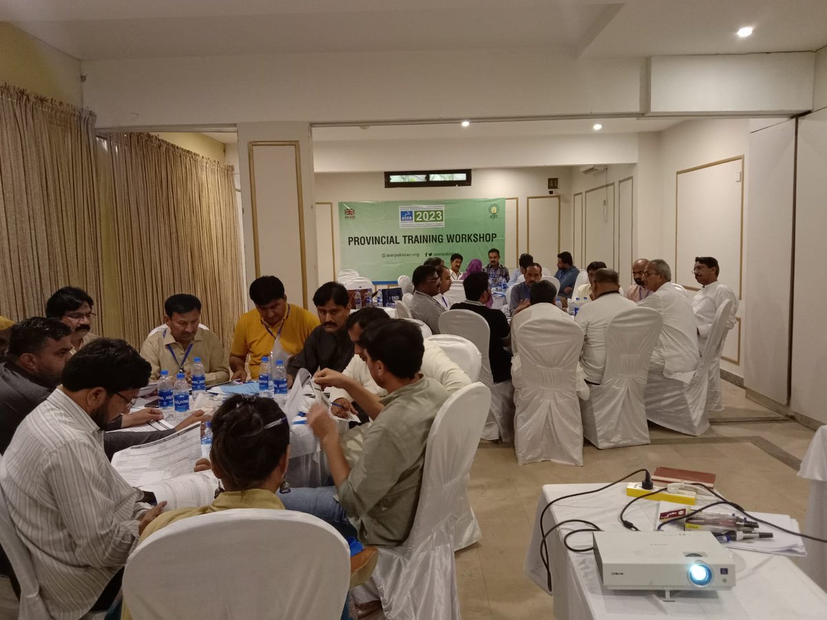 ASERPAKISTAN's tweet photo. #AserCycle23 updates! 
Provincial Training &amp; Workshop Sindh
The workshop started with instructions on the #ASERPakistan survey &amp; led to Group work on tools Training of Trainers is led by Mr. Waqas Bajwa!
Mr. Zulfiqar &amp; Ms. Fatima guided the groups on tools and actions to be taken https://t.co/Z43nvuFckD