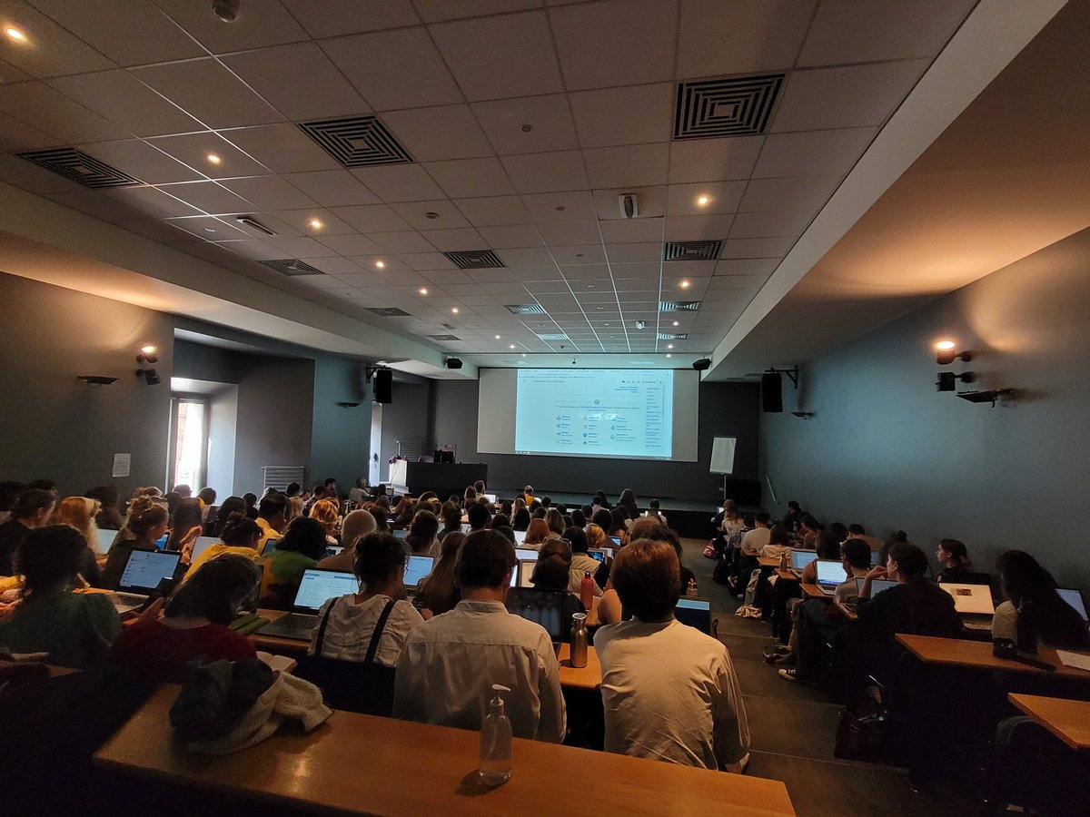 peccadille's tweet photo. Deuxième session de formation à Wikipedia/Wikicommons pour les étudiants de M2 de @EcoleduLouvre. Merci à @Lyoko6 pour l'animation des séances ! https://t.co/hYSOSVuSyY