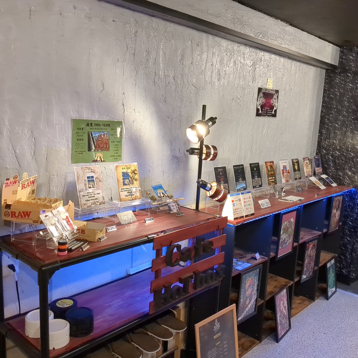 Cafe_HoTbox's tweet image. お疲れ様です🫡

すいません💦
模様替えが20時頃には終わりそうなので、20:30にはOPEN致します🙇

お手数おかけして申し訳ありませんが、宜しくお願い致します🙇

模様替えの様子です↓↓
#hhch #thcb #hhcp #CafeHoTbox #1shot