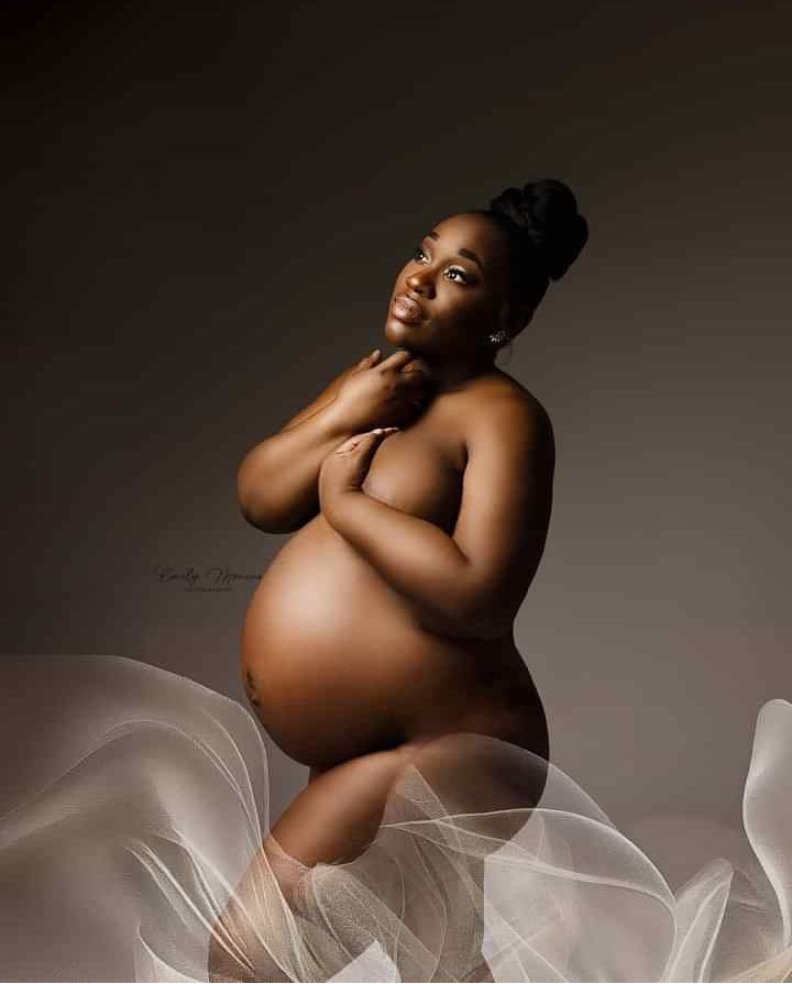 This whole new phenomenon of pregnant women doing photo shoots semi nude or fully nude is nothing more than extreme attention seeking behavior. Exposing your body isn't bravery, confidence or empowering, rather it's the opposite, insecurity, attention & validation seeking....…