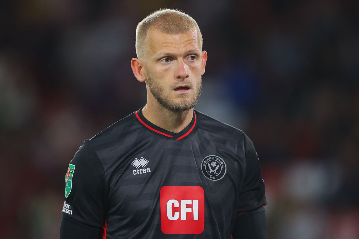 TheDailyBlade's tweet photo. ⚔️ DAILY BLADE ⚔️

Adam Davies (2022-present)

Appearances: 10
Nationality: Welsh 
Position: Goalkeeper
Signed from: Stoke City
Currently: Sheffield United #twitterblades #sufc #sheffieldunited #blades #sheffutd #scfc #stokecity https://t.co/5tdrhe9e8P