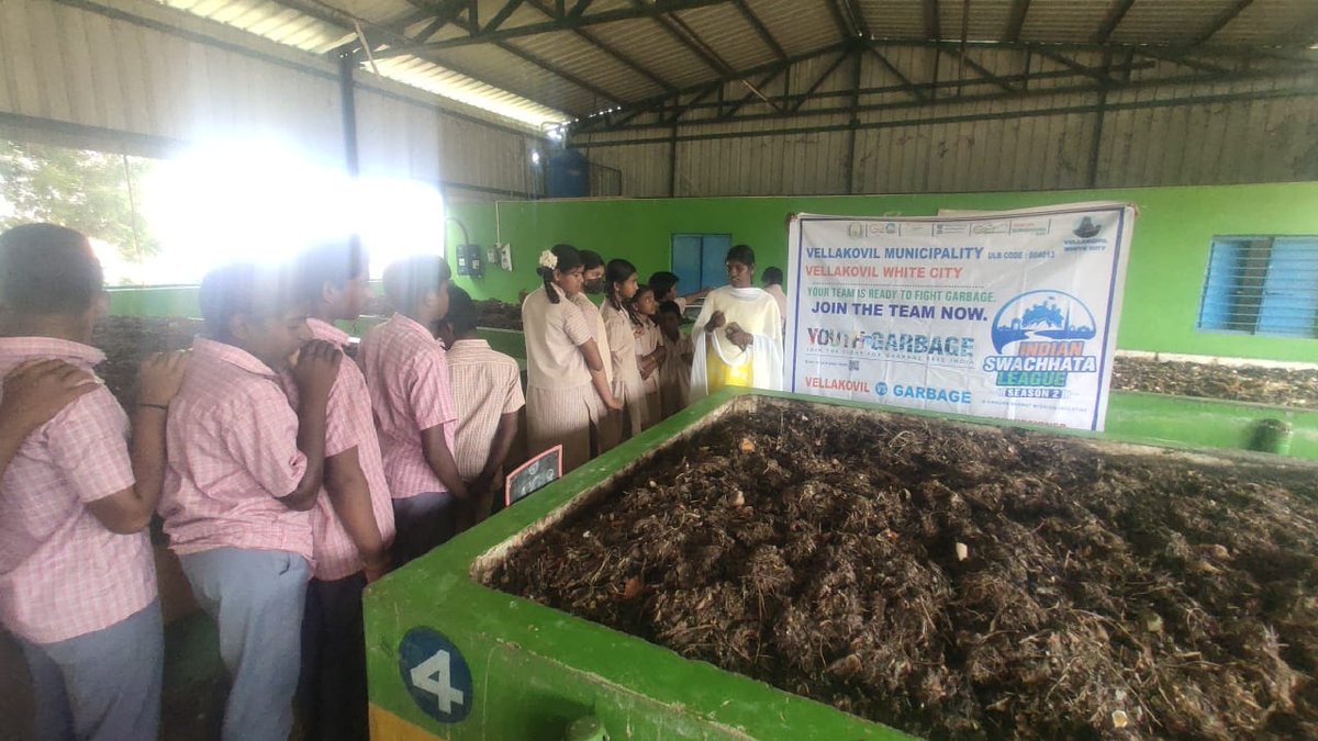 VellakovilMpty's tweet photo. Today Vellakovil Municipality Swachhata Hi Seva 
PUM School Dr.Nagar Visit Mcc Explanation of Solid waste management to School Students. https://t.co/NYO1drl2tu
