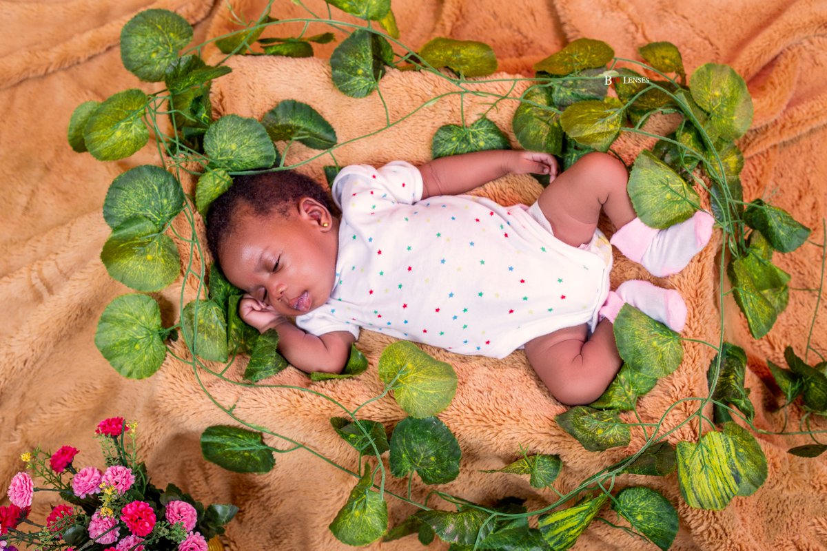 BtrLenses's tweet photo. Cheeky chappy! Such a beautiful baby girl ❣️
#betawale
#betawaleshootit
#osogbophotographer
#osunphotographer
#babyshoot
#photoshoot https://t.co/Vy4kDuJ6cN