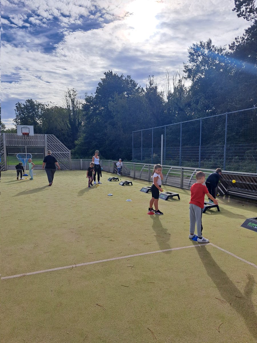 ESouilly's tweet photo. Journée Nationale du sport scolaire organisée par les associations usep de Dieue et Souilly , plus de 80 enfants du secteur , des parents impliqués, des associations locales. Thématique : les enfants font leurs jeux. @55_verdun @DSDEN55 @55Cpd @usepnationale https://t.co/D0f9tW4D4F