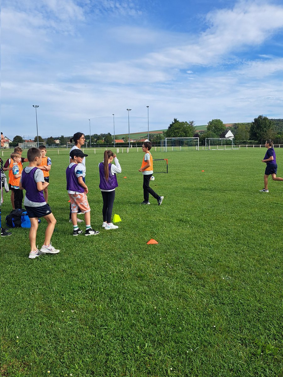 Journée Nationale du sport scolaire organisée par les associations usep de Dieue et Souilly , plus de 80 enfants du secteur , des parents impliqués, des associations locales. Thématique : les enfants font leurs jeux. <a href="/55_verdun/">IEN VERDUN 55</a> <a href="/DSDEN55/">DSDEN55</a> <a href="/55Cpd/">JL DORANGEON CPD EPS 55</a> <a href="/usepnationale/">USEP nationale</a>