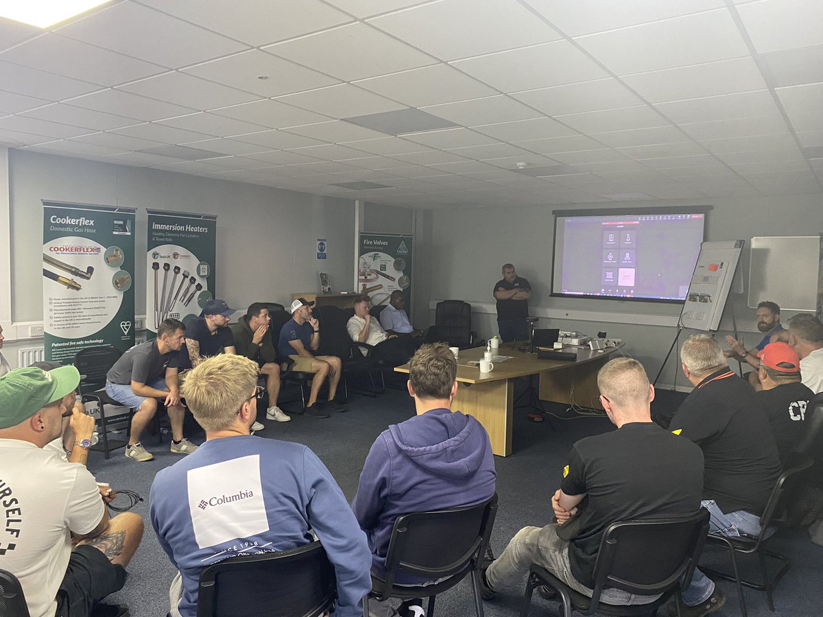 Was great to have some installers for training and showcase some @IMIHydronic products and talk about balancing and expansion, these days are great to see the knowledge out there and I always learn something myself on these days. a big thanks to @DeanTeslaUK for hosting us.