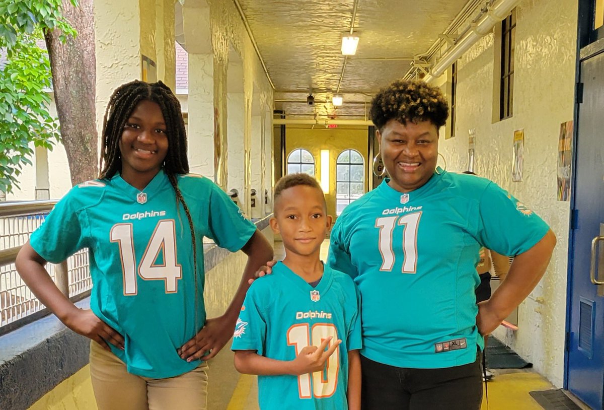 HeilangePorcena's tweet photo. Team up Tuesday for Peace Week! @browardschools @NorthSideNSE @JB_Elite16 @bcpsleonardi @QaiyimKaia @ChoozPeace @BcpsCentral_ @DrGHarrigan @BCPSStudentServ #leadingthechange #choozpeace #Every1Counts #PeaceWeek2023 #browardprevention #LIVEUNITEDBroward https://t.co/tuhul2BuFr
