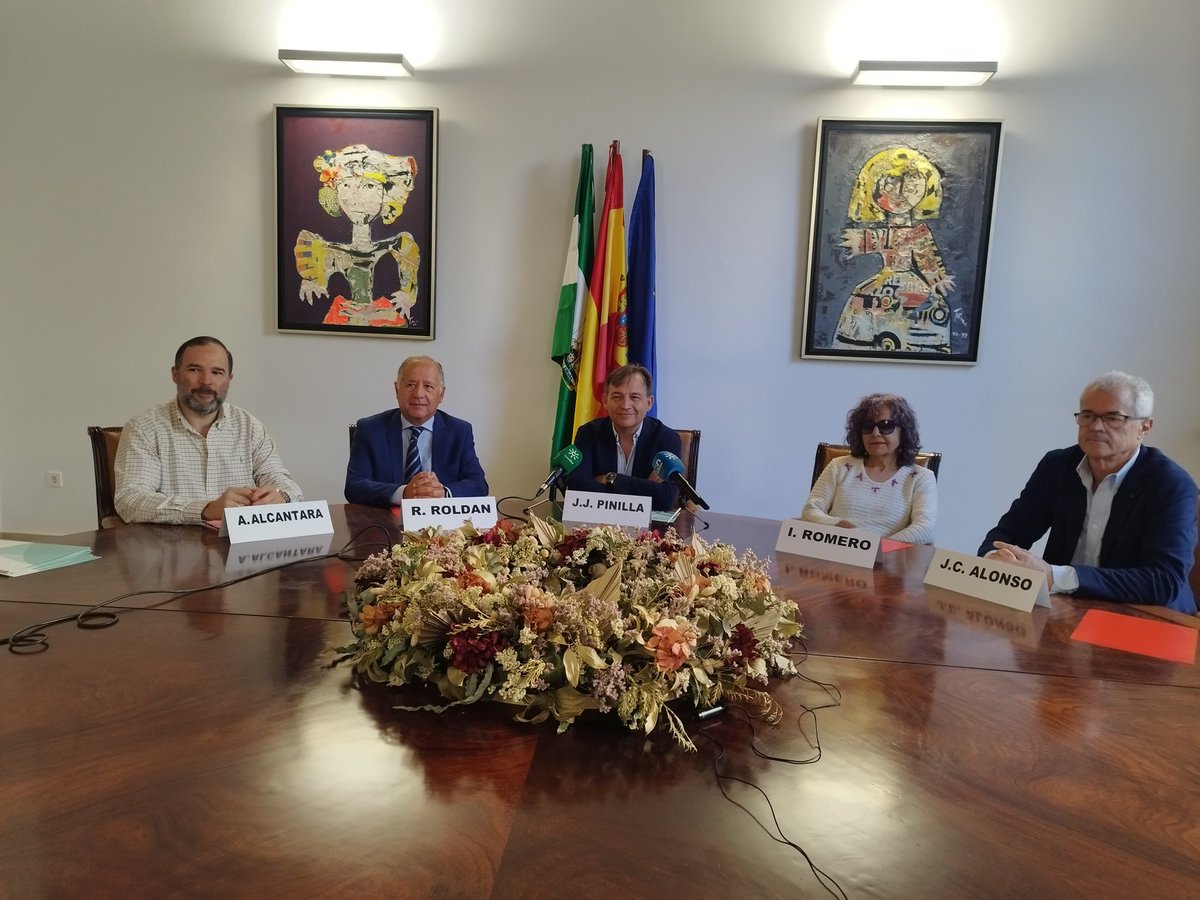 Rueda de prensa, presentación XX Congreso Sociedad Española de Cirugía Bucal - SECIB, que se celebrará en Córdoba, mañana jueves, 21
#colegiodentistascordoba 
#dentistascordobaesp 
#ClinicaDentalCordoba 
#cordobaesp 
#cordobaespaña