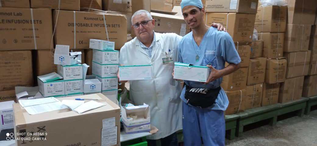 CubaIreSol's tweet photo. To everyone who has helped from sourcing material, to transportation, to storage, to fundraising, to donating, we express our profound gratitude. Life saving essential medical equipment from Ireland is now in the Hermanos Ameijeiras Hospital in Havana https://t.co/kPmodBRvWu