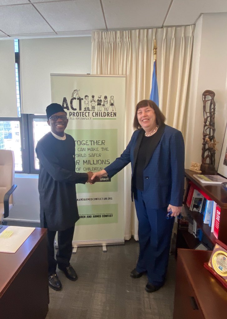 The Special Representative had a very important meeting with H.E @Bankole_Adeoye about the AU-UN partnership and discussed further collaboration and commitment to protect #children in Africa. She also congratulated the #AU for the adoption of two polices on child protection.