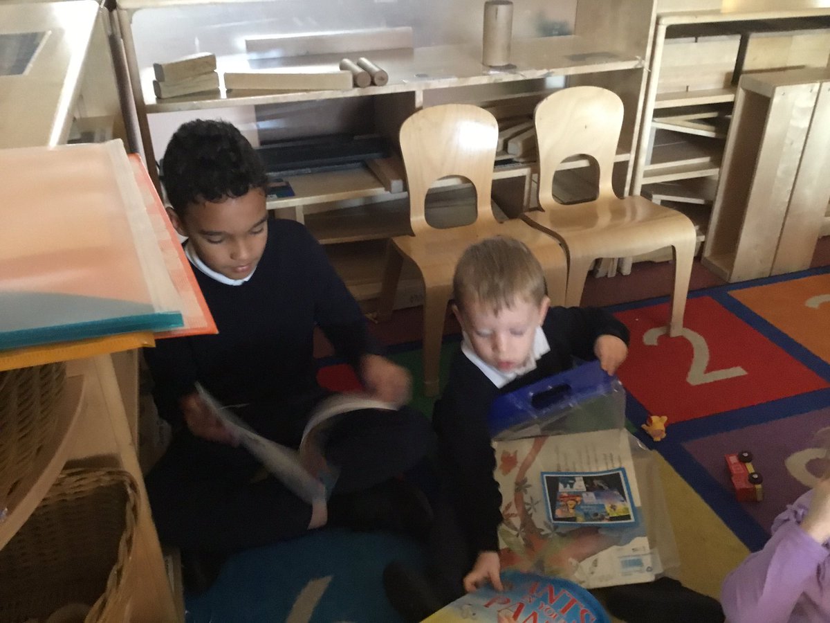CarmondeanELC's tweet photo. We have enjoyed having P6 children back into ELC for #BigBedtimeRead. Well done P6! You are all fabulous role models π₯° #beingme
@thebookgangcps
@carmondean_ps
@wl_literacy
@wlelc
@EducationScot https://t.co/tSda2bgj7q