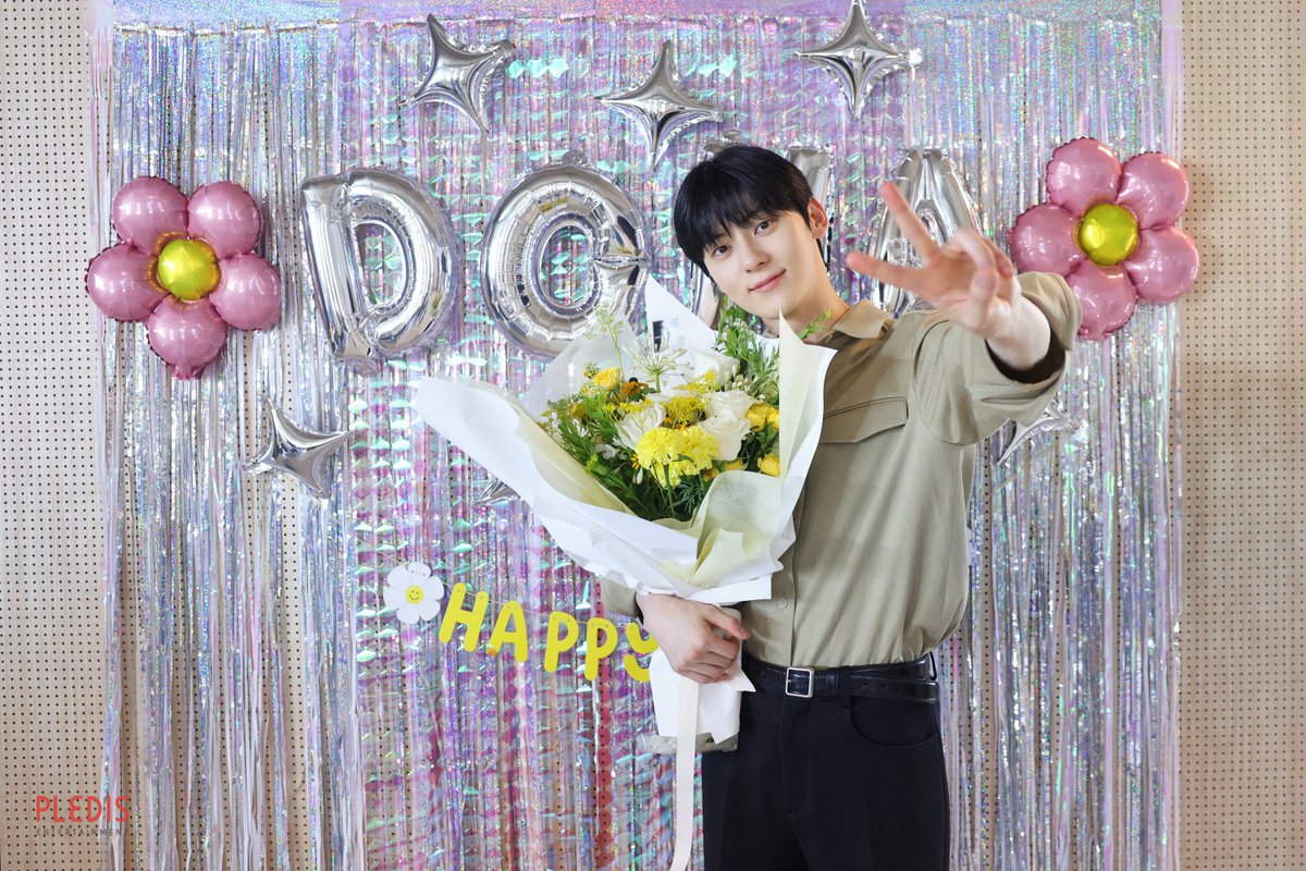 tvN 드라마 <소용없어 거짓말> 김도하 마지막 촬영 현장 비하인드
📷 More photos @ weverse.io/hwangminhyun/m…

#황민현 #HWANGMINHYUN
#소용없어거짓말 #MyLovelyLiar