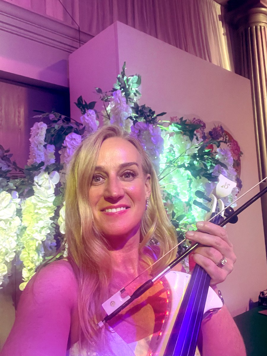 lisarollin's tweet photo. Flowers and fun 🤩 Making music… #violinist #LEDviolin https://t.co/LDW81IOf9M