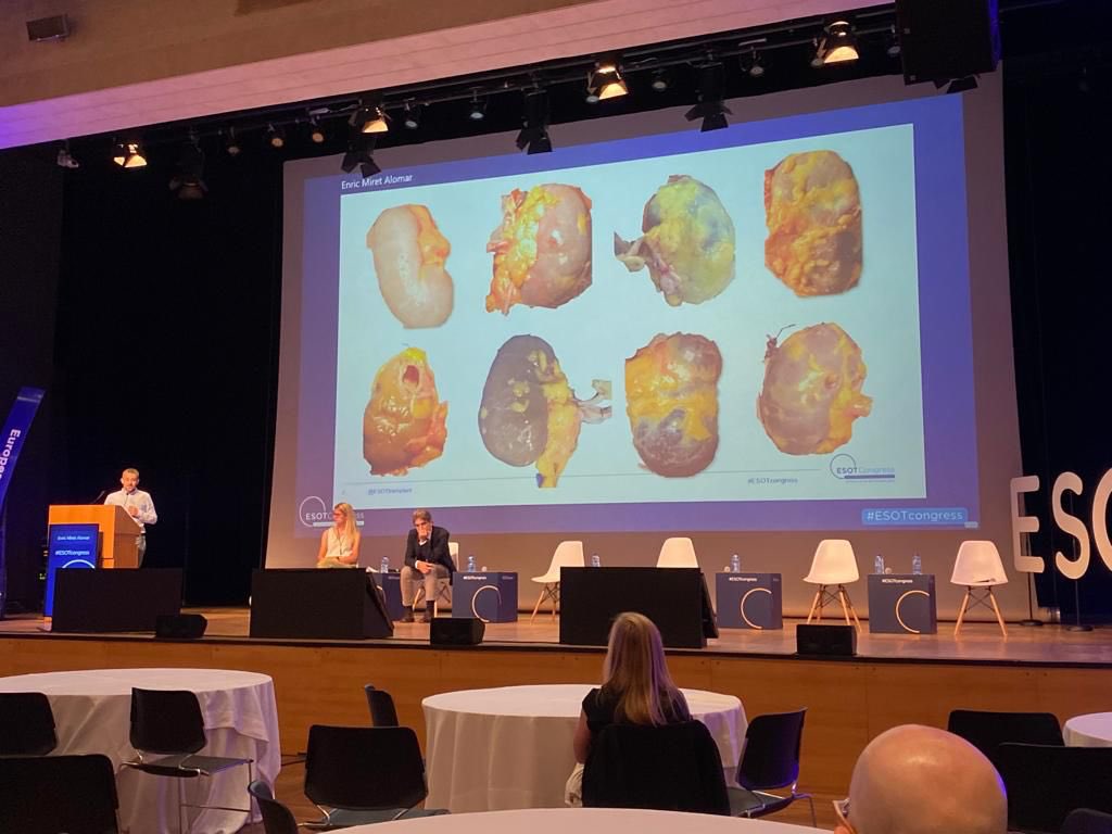 urologiaHVH's tweet image. 🔬Kidney Color: post kidney transplant functional prediction based on the combination of macroscopic image and artificial intelligence. 

🩺Great presentation by @MiretAlomar at  #ESOT23 in Athens

#ESOTcongress  @VHIR_ @vallhebron  @UPFBarcelona @enrique_trilla