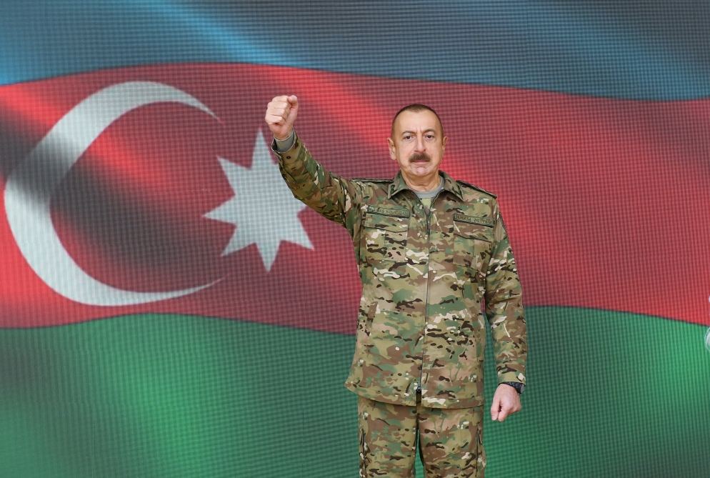 ✊🏽🇦🇿Ali Baş Komandanın rəhbərliyi ilə Müzəffər Ordumuz həyata keçirdiyi lokal xarakterli antiterror tədbirləri qarşı tərəfin təslim olması ilə yekunlaşdı! #DəmirYumruq düşməni əzərək bir daha öz gücünü sübut etdi. 

#Azerbaijan