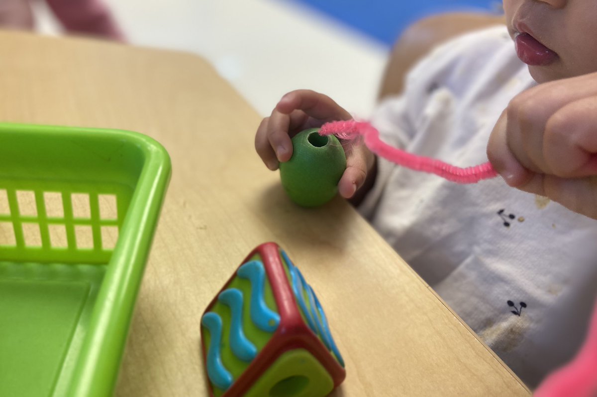 MsJiJionline's tweet photo. Social Skills: Beading activities promote sharing and cooperation, as children choose beads and complete their projects in a group setting.
#HighScope #KeyDevelopmentalIndicators #KDI B11 E25 E22
#EarlyLearning with #toddlers at #PLASP @PLASP_CCS https://t.co/9W0t7a05uX