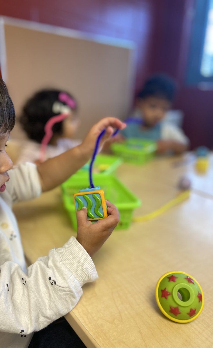 MsJiJionline's tweet photo. Social Skills: Beading activities promote sharing and cooperation, as children choose beads and complete their projects in a group setting.
#HighScope #KeyDevelopmentalIndicators #KDI B11 E25 E22
#EarlyLearning with #toddlers at #PLASP @PLASP_CCS https://t.co/9W0t7a05uX