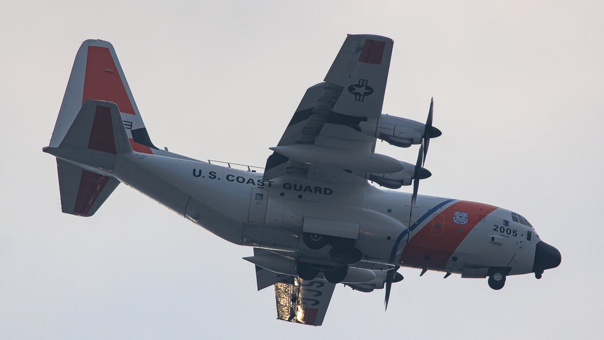 eos40is's tweet photo. 横田基地 16:10 RWY36↘︎
HC-130J Combat King II(2005)
U.S. COAST GUARD
コーストガード!!
ウエルカム😍

#YokotaAB #C2005 https://t.co/pFdyL0A4QS