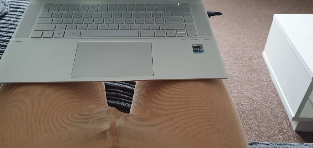 Northern_soul15's tweet photo. Working from home 🔐 😲 https://t.co/vfYgwDlIk6